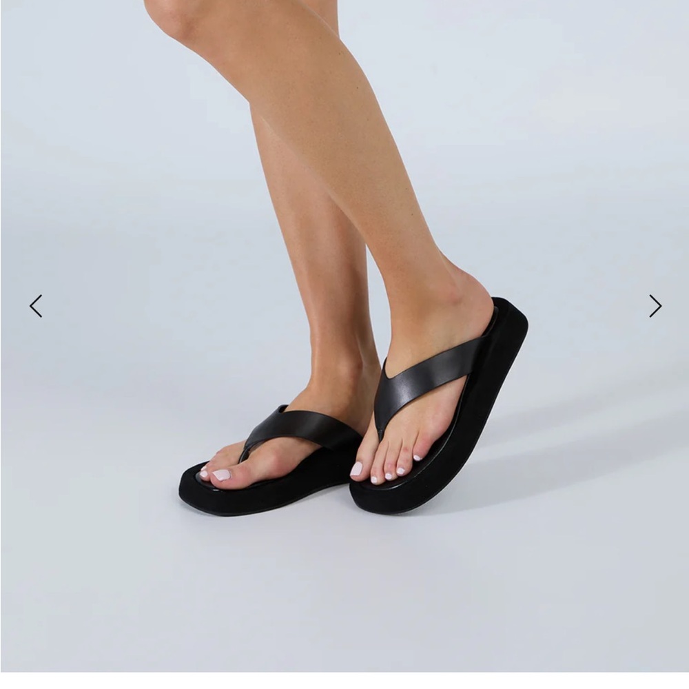 Ives Black Como Sandals